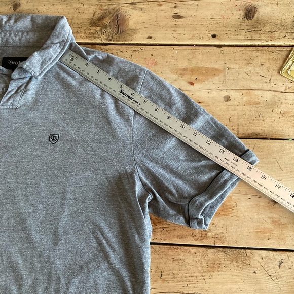 2/20$ Brixton grey polo size XL - Picture 6 of 8